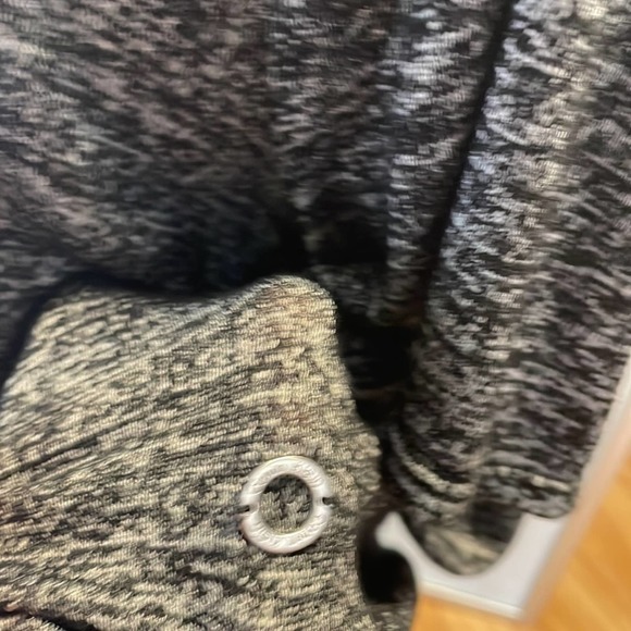 *Calvin Klein Heathered Gray Soft Short Sleeved Top - Picture 5 of 7